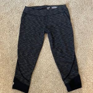 AVIA L active capris